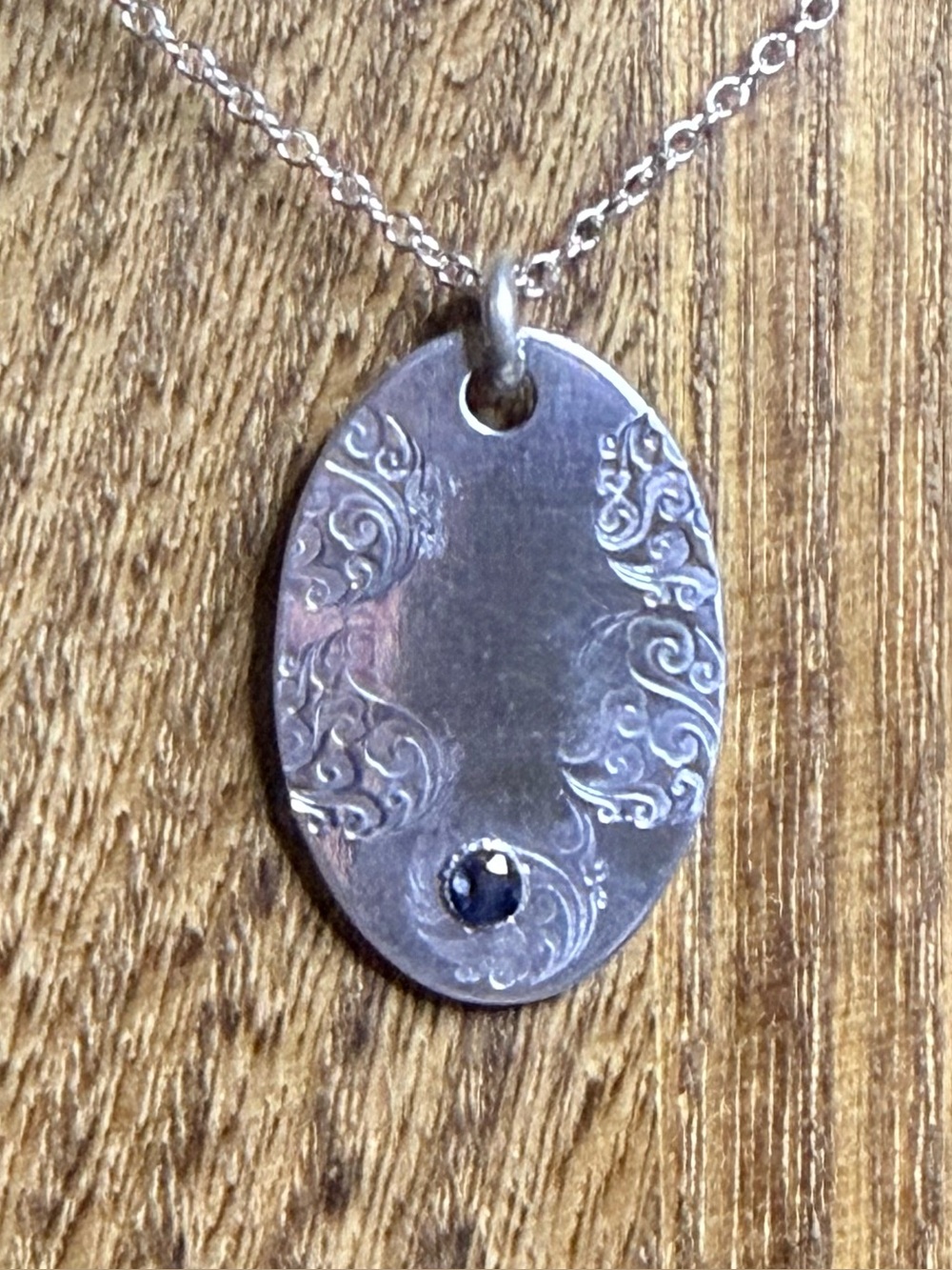 Oval Pendant Necklace with Blue sapphire